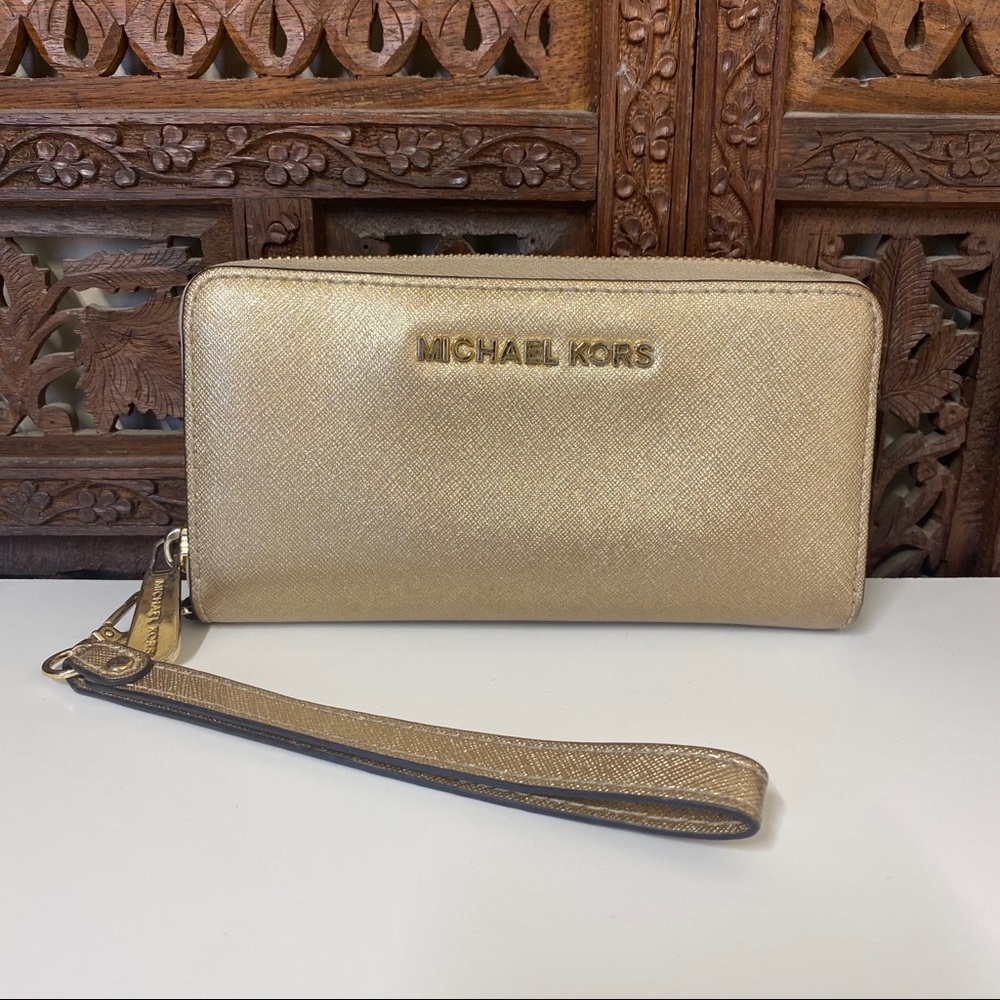 Michael Kors Pale Gold Jet Set Travel Wallet